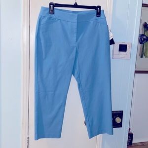 NWT attyre size 10 petite capris, Powderpuff blue
